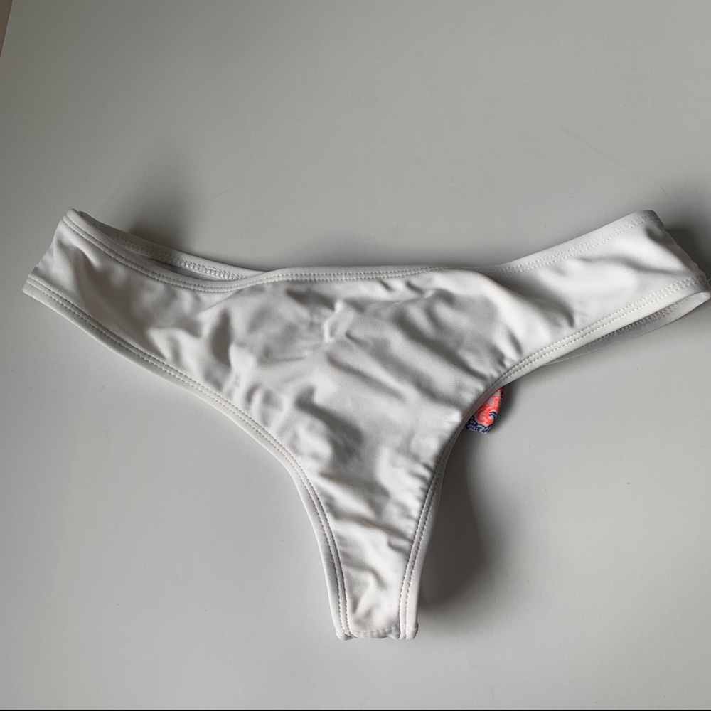 White bow bottoms